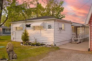 1192 Lakeview Dr, Brooklyn, MI 49230 - Photo 2