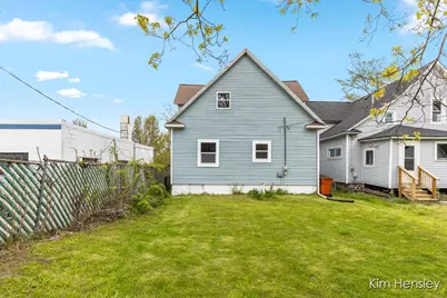 107 E Congress Street, Belding, MI 48809 - Photo 20