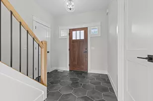 5584 Stonebridge Dr, Grandville, MI 49418 - Photo 2