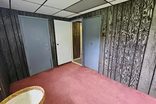 583 Shirley Dr, Jackson, MI 49202 - Photo 16