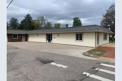 215 E Edgerton Street, Howard City, MI 49329 - Photo 2