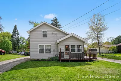 229 S Sherman Street, Sheridan, MI 48884 - Photo 2
