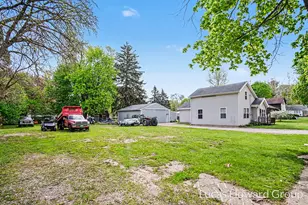 229 S Sherman St, Sheridan, MI 48884 - Photo 30