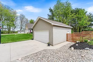 9760 Jade Dr, Allendale, MI 49401 - Photo 10