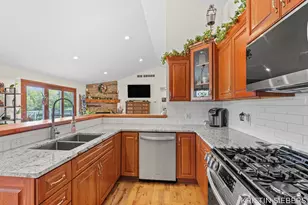 9760 Jade Dr, Allendale, MI 49401 - Photo 14