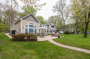 5256 Edgelake Dr, Pinckney, MI 48169 - Photo 14