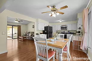 401 Kingwood Dr, Holland, MI 49424 - Photo 6