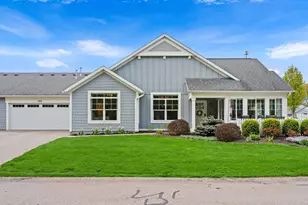 195 Janes View Dr, Holland, MI 49424 - Photo 2