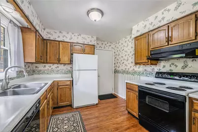 301 Sherman Drive, Marshall, MI 49068 - Photo 4