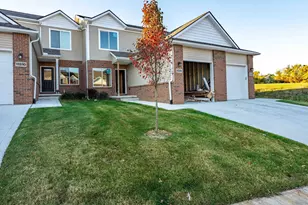 11306 Woodruff Lake Dr, Brighton, MI 48116 - Photo 2