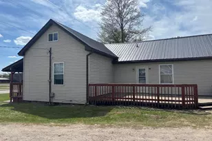 1811 Milton Ave, Big Rapids, MI 49307 - Photo 4