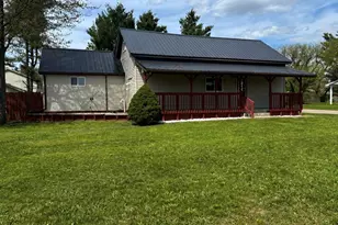1811 Milton Ave, Big Rapids, MI 49307 - Photo 2
