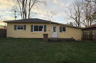 46 Oriole Rd, Pontiac, MI 48341 - Photo 1