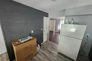 933 S 17th St, Saginaw, MI 48601 - Photo 6