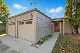 715 Skynob Dr, Ann Arbor, MI 48105 - Photo 2