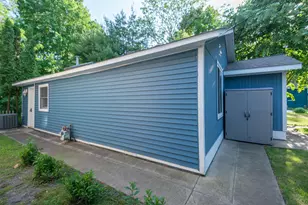 140 Webster Ave, South Haven, MI 49090 - Photo 22