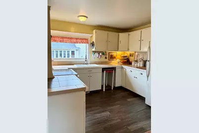 537 W Main Street, Fennville, MI 49408 - Photo 10