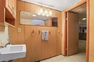 8278 Mills St, Taylor, MI 48180 - Photo 40