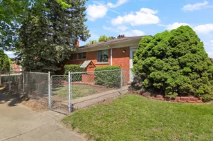 8278 Mills St, Taylor, MI 48180 - Photo 4