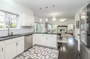 1360 Fairlane Dr, Ann Arbor, MI 48104 - Photo 28