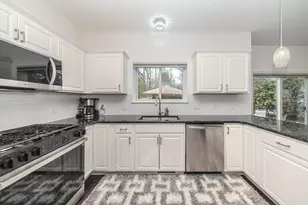 1360 Fairlane Dr, Ann Arbor, MI 48104 - Photo 26