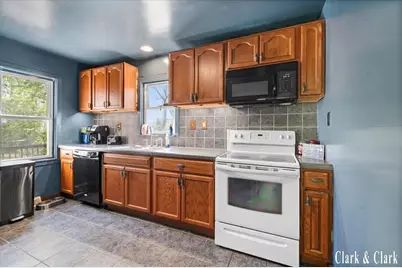 146 S Carleton Drive, Battle Creek, MI 49017 - Photo 4