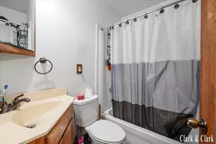 146 S Carleton Dr, Battle Creek, MI 49017 - Photo 12