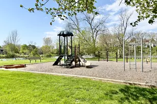 620 Watersedge Dr, Ann Arbor, MI 48105 - Photo 40
