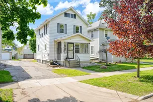 428 Bates St, Jackson, MI 49202 - Photo 1