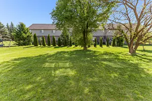 6960 Norway Dr, Troy, MI 48085 - Photo 10
