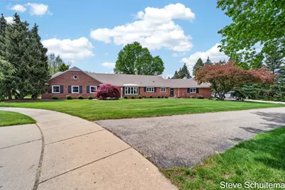 3109 S Bluff Court, Hudsonville, MI 49426 - Photo 2