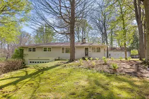 247 Holly Rd, Battle Creek, MI 49037 - Photo 2