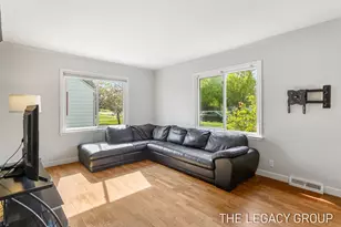 193 E 26th St, Holland, MI 49423 - Photo 4