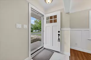 6627 Elizabeth St, Garden City, MI 48135 - Photo 4