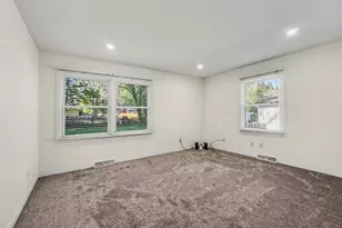 5699 Lamplighter Ln, Kalamazoo, MI 49009 - Photo 4