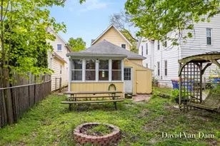943 Prospect Ave NE, Grand Rapids, MI 49503 - Photo 24