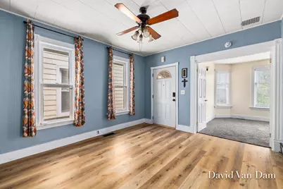 943 Prospect Avenue NE, Grand Rapids, MI 49503 - Photo 2