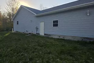 10185 S Tall Oak Trail, Grant, MI 49327 - Photo 4