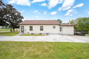 2718 Page Ave, Jackson, MI 49203 - Photo 2