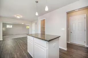 5659 Landrum Trl, Portage, MI 49024 - Photo 6