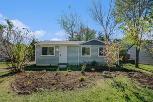 4 Burlingame Ct, Ann Arbor, MI 48108 - Photo 4