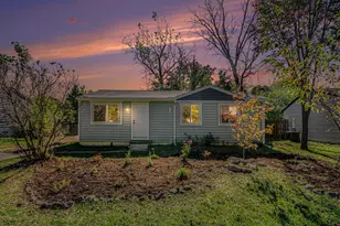 4 Burlingame Ct, Ann Arbor, MI 48108 - Photo 2