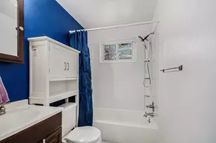 4 Burlingame Ct, Ann Arbor, MI 48108 - Photo 12