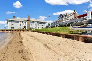 400 Lakeview Ct, Spring Lake, MI 49456 - Photo 4