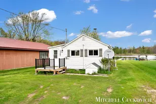 3367 Flint Dr, Sheridan, MI 48884 - Photo 1