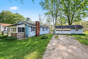 191 S Finlay Ave S, Battle Creek, MI 49037 - Photo 2