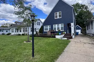 124 N Broad Street N, Battle Creek, MI 49017 - Photo 1
