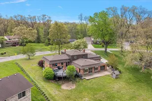 6079 Venice Dr, Commerce Township, MI 48382 - Photo 44