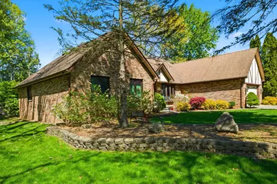 48797 Lansdowne Court, Shelby Twp, MI 48317 - Photo 2