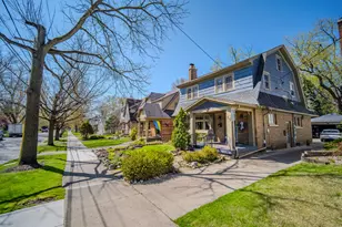 55 Baynton Ave NE, Grand Rapids, MI 49503 - Photo 2